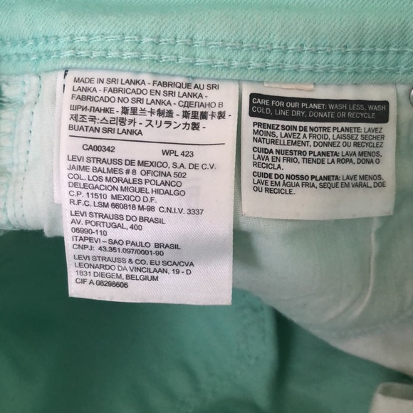 Levi’s Low Rise Jean Shorts in Turquoise - Size 24 - Picture 7 of 8